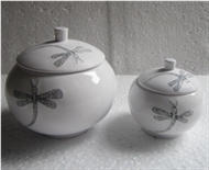 set of 2 appled-shapped pots with lid