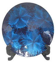 round dish with stand