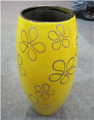 Lacquer vase 