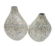 set of 2 lacquer vases