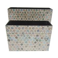 set of 2 lacquer vases